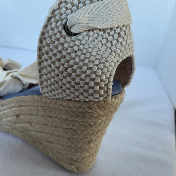 Soludos Tall Wedge Espadrille with a beautiful Floral like pattern - Picture 12 of 13